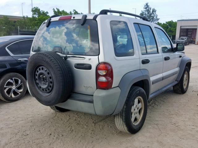 1J4GL48K45W506674 - 2005 JEEP LIBERTY SP SILVER photo 4