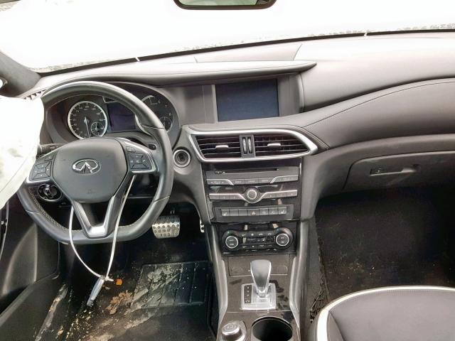 SJKCH5CP9HA024893 - 2017 INFINITI QX30 BASE BLACK photo 9