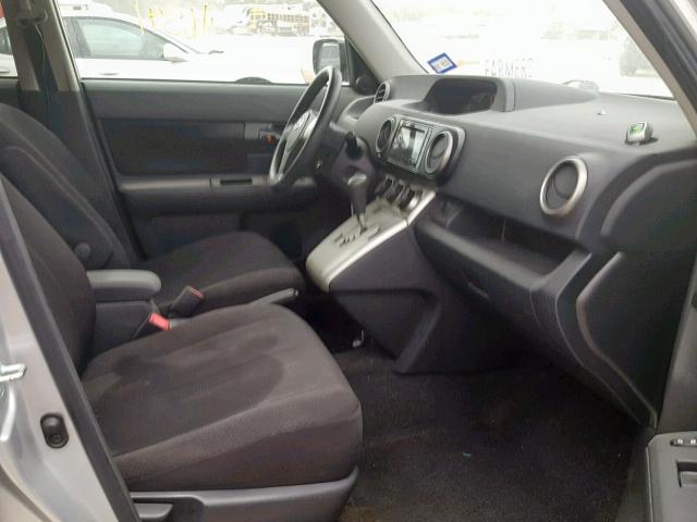 JTLKE50E881010563 - 2008 TOYOTA SCION XB 银色 照片 5