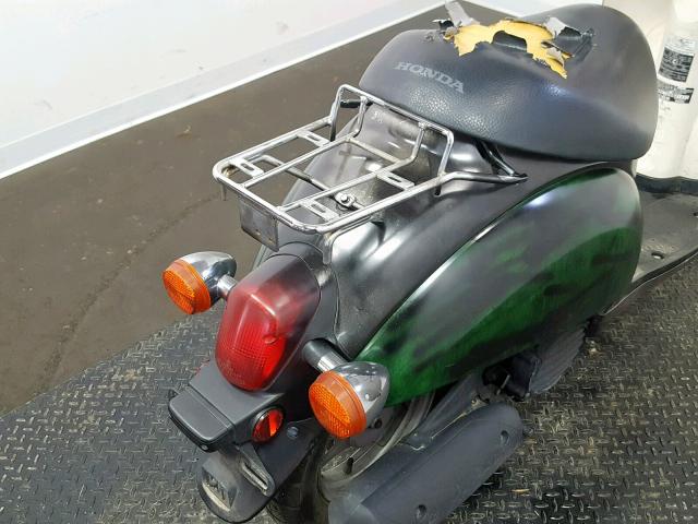 JH2AF60465K301433 - 2005 HONDA CHF50 P GREEN photo 12