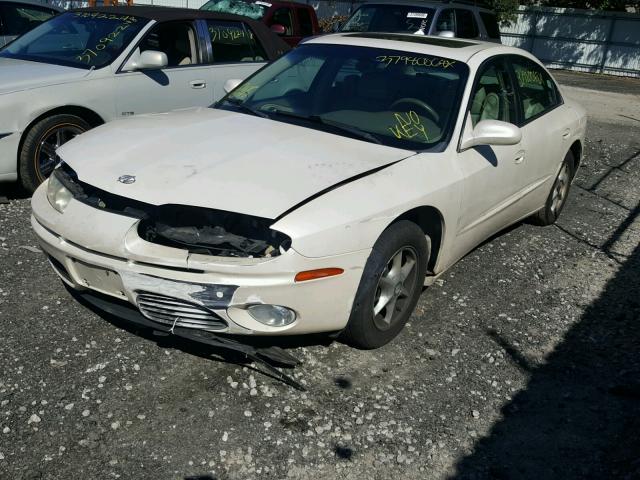 1G3GR64H624242049 - 2002 OLDSMOBILE AURORA WHITE photo 2