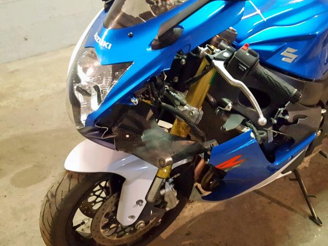 JS1GR7MA6D2101175 - 2013 SUZUKI GSX-R750 BLUE photo 9