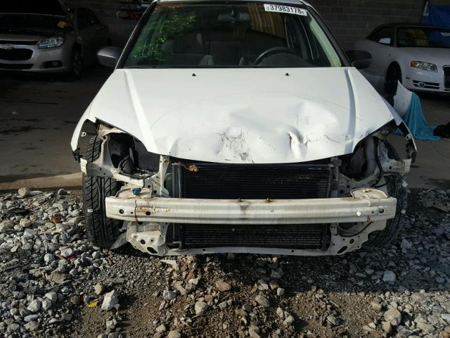 1HGES16324L003785 - 2004 HONDA CIVIC DX V WHITE photo 9