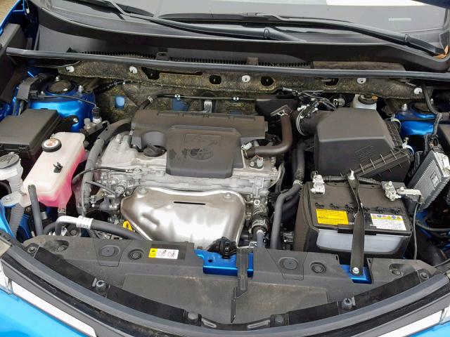 JTMZFREVXJJ738561 - 2018 TOYOTA RAV4 LE BLUE photo 7