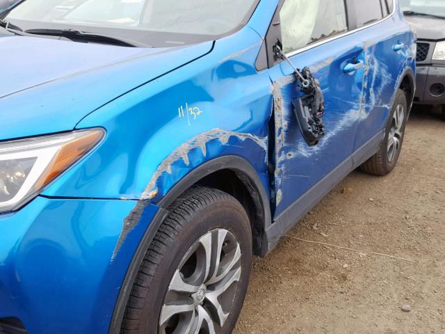 JTMZFREVXJJ738561 - 2018 TOYOTA RAV4 LE BLUE photo 9