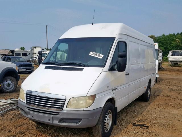 WDYPD744355790742 - 2005 FREIGHTLINER SPRINTER 2 WHITE photo 2