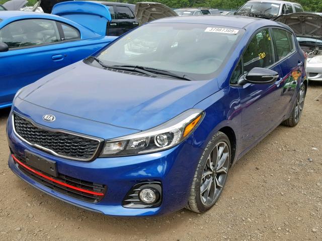 3KPFN5A32HE127031 - 2017 KIA FORTE EX BLUE photo 2