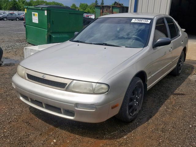 1N4BU31D0RC215301 - 1994 NISSAN ALTIMA XE GOLD photo 2