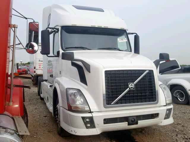 4V4NC9EJ3CN553028 - 2012 VOLVO VN VNL WHITE photo 1