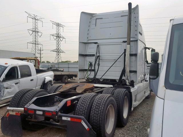 4V4NC9EJ3CN553028 - 2012 VOLVO VN VNL WHITE photo 4