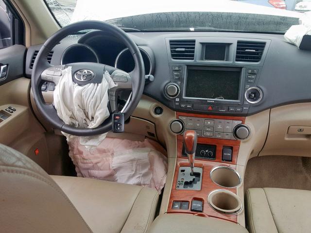 JTEES42A292126113 - 2009 TOYOTA HIGHLANDER WHITE photo 9