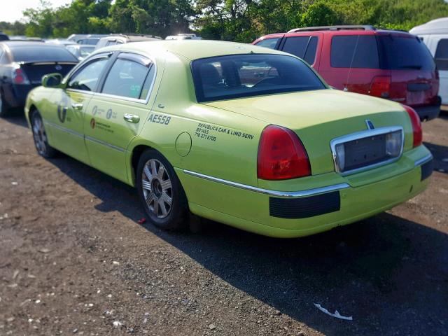 1LNHM83W33Y637925 - 2003 LINCOLN TOWN CAR C GREEN photo 3