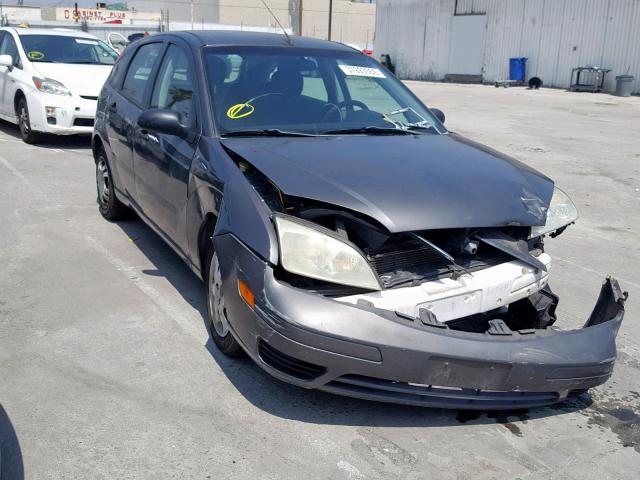 3FAFP37N35R129811 - 2005 FORD FOCUS ZX5 GRAY photo 1