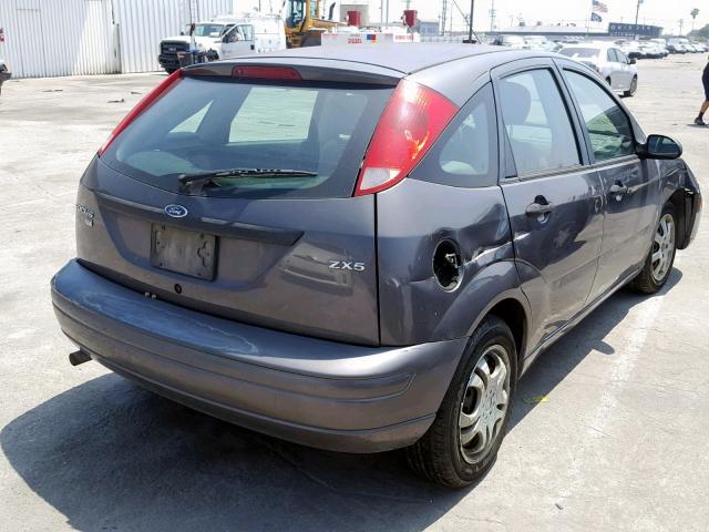 3FAFP37N35R129811 - 2005 FORD FOCUS ZX5 GRAY photo 4