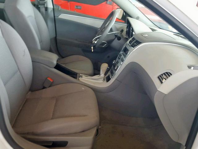 1G1ZC5E03CF296520 - 2012 CHEVROLET MALIBU 1LT WHITE photo 5