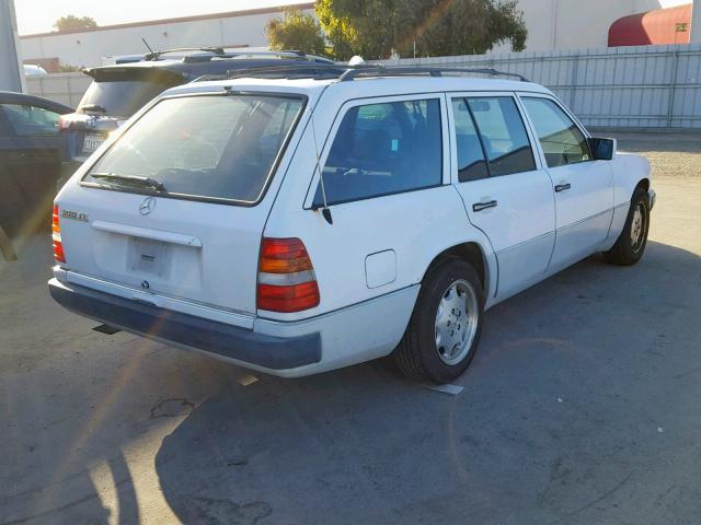 WDBEA90D9LF143989 - 1990 MERCEDES-BENZ 300 TE WHITE photo 4