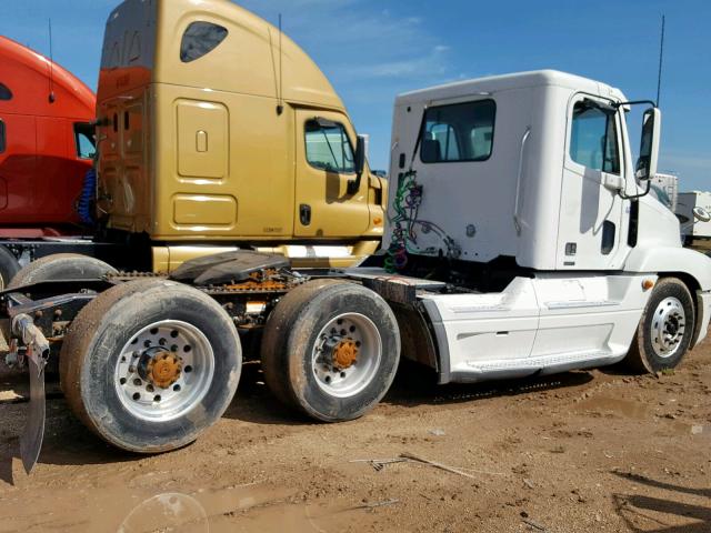 1FUJBBCKX7PV90368 - 2007 FREIGHTLINER CONVENTION WHITE photo 4
