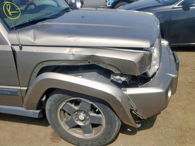 1J8HH48K56C203331 - 2006 JEEP COMMANDER GOLD photo 9