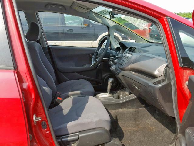 JHMGE88279S007452 - 2009 HONDA FIT RED photo 5