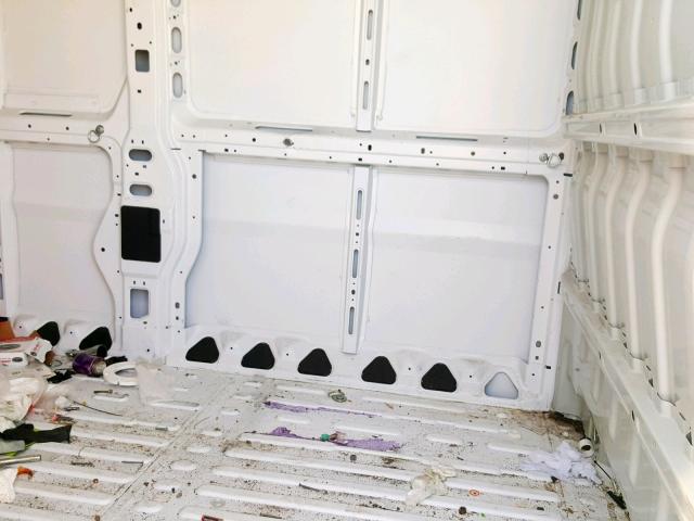 3C6URVJG7JE131782 - 2018 RAM PROMASTER 白色 照片 6