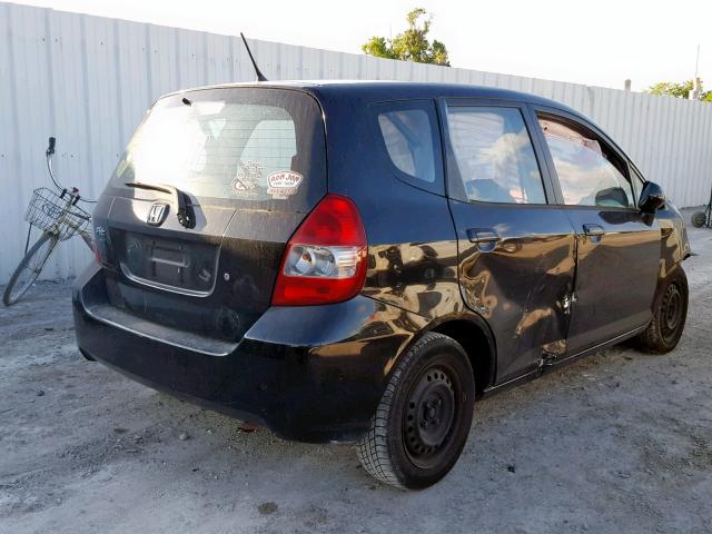 JHMGD384X8S030570 - 2008 HONDA FIT BLACK photo 4