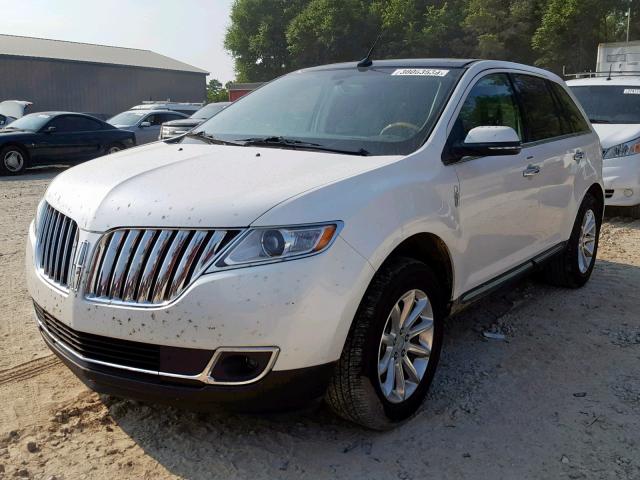 2LMDJ6JK2FBL30828 - 2015 LINCOLN MKX WHITE photo 2