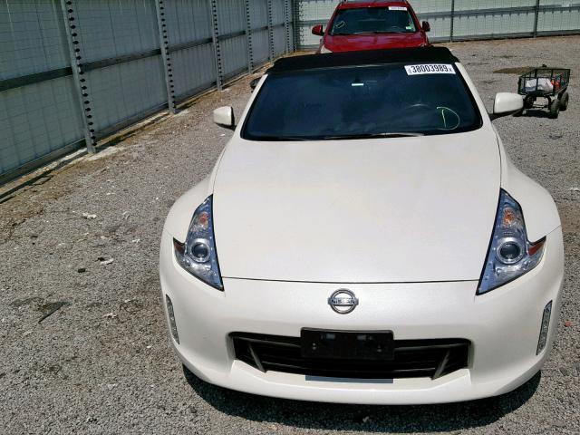 JN1AZ4FH5GM910652 - 2016 NISSAN 370Z BASE WHITE photo 9