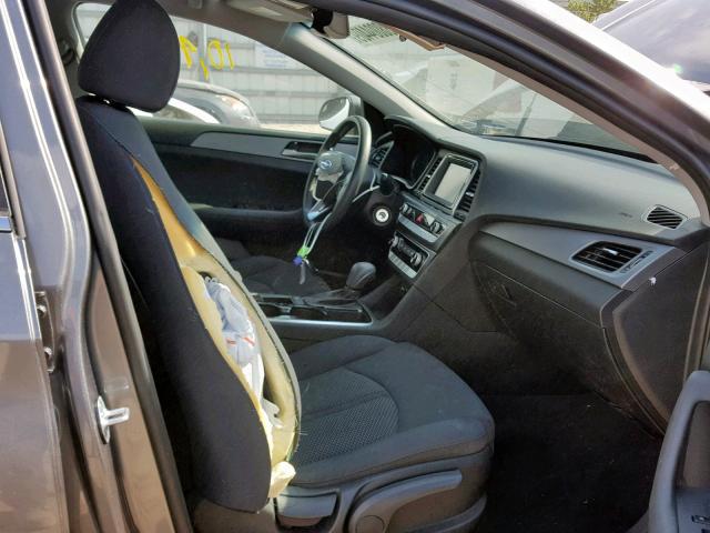 5NPE24AF1KH729091 - 2019 HYUNDAI SONATA SE GRAY photo 5