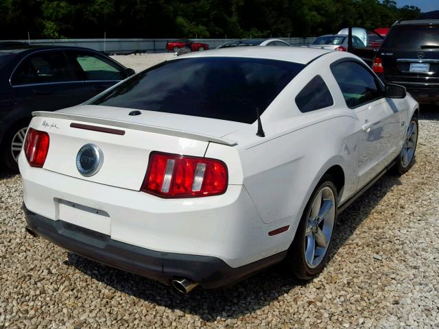 1ZVBP8CH4A5155964 - 2010 FORD MUSTANG GT WHITE photo 4