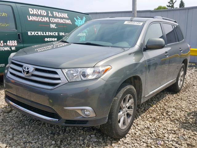 5TDBK3EH8BS058991 - 2011 TOYOTA HIGHLANDER GREEN photo 2