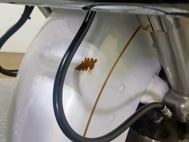 1HD1FC4118Y690862 - 2008 HARLEY-DAVIDSON FLHTCUI WHITE photo 18