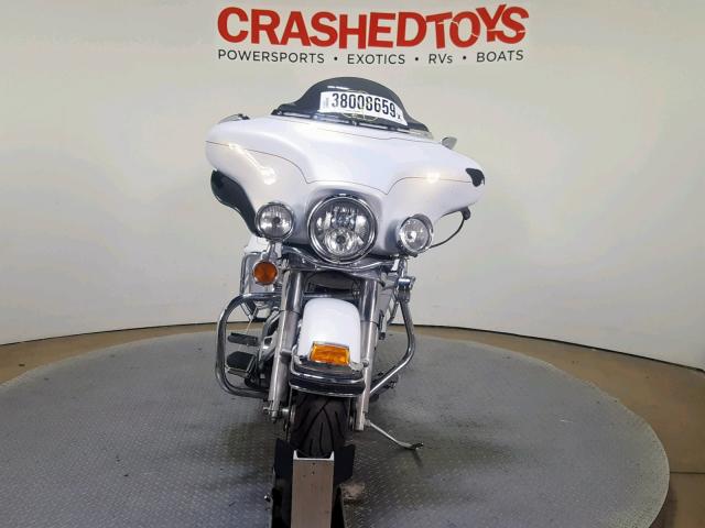 1HD1FC4118Y690862 - 2008 HARLEY-DAVIDSON FLHTCUI WHITE photo 3