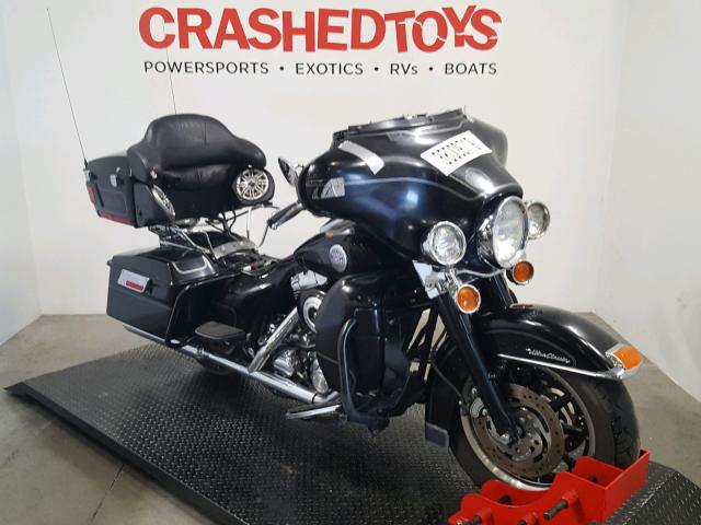 1HD1FCW144Y633613 - 2004 HARLEY-DAVIDSON FLHTCUI BLACK photo 17