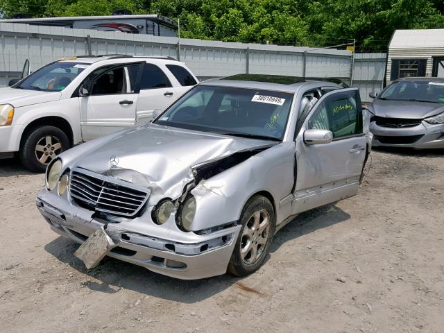 WDBJF65J42B417635 - 2002 MERCEDES-BENZ E 320 SILVER photo 2