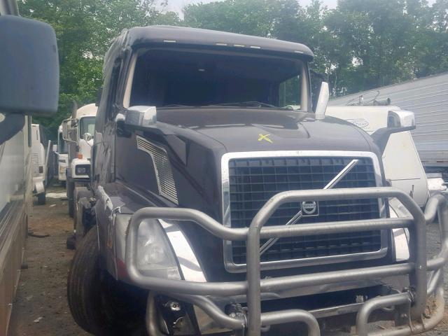 4V4NC9EH2EN163991 - 2014 VOLVO VN VNL BROWN photo 9