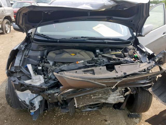 KMHD35LH0GU325446 - 2016 HYUNDAI ELANTRA GT SILVER photo 7