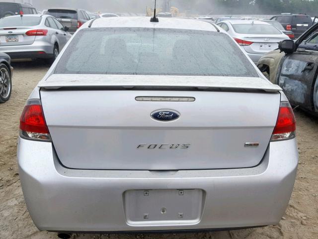 1FAHP3GNXAW288955 - 2010 FORD FOCUS SES SILVER photo 9