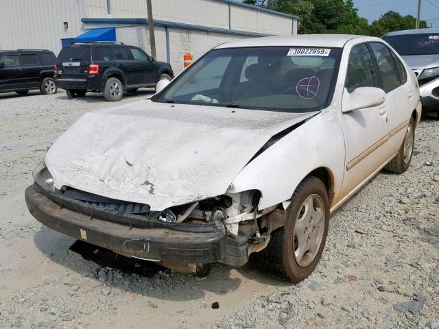 1N4DL01D3YC196994 - 2000 NISSAN ALTIMA XE WHITE photo 2