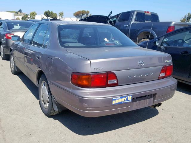 JT2GK13EXS0092607 - 1995 TOYOTA CAMRY XLE TAN photo 3