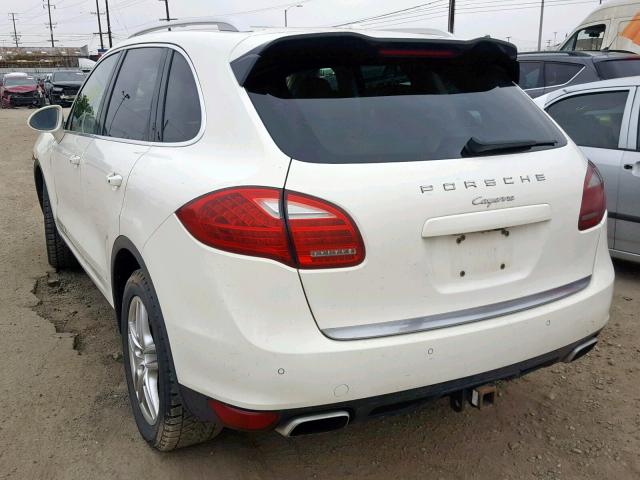 WP1AA2A29CLA01565 - 2012 PORSCHE CAYENNE WHITE photo 3