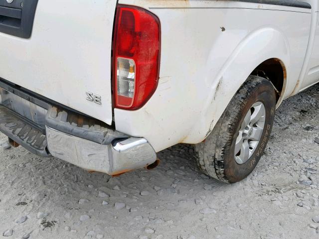 1N6AD09U49C413336 - 2009 NISSAN FRONTIER C WHITE photo 9