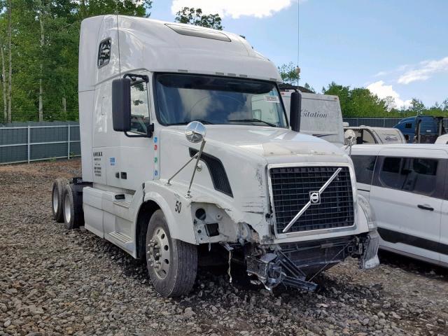 4V4NC9TG88N264645 - 2008 VOLVO VN VNL WHITE photo 1