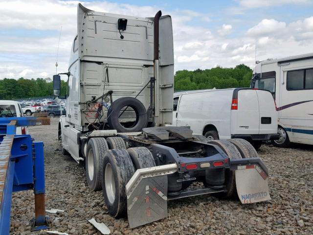 4V4NC9TG88N264645 - 2008 VOLVO VN VNL WHITE photo 3