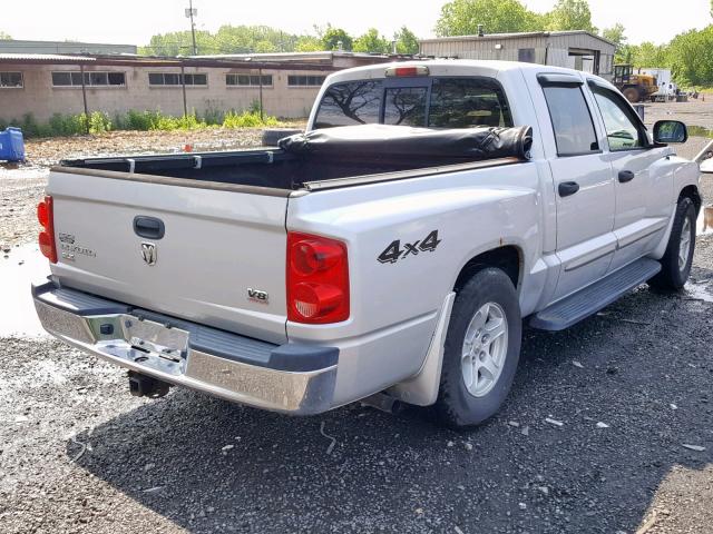 1D7HW48N85S195260 - 2005 DODGE DAKOTA QUA GRAY photo 4