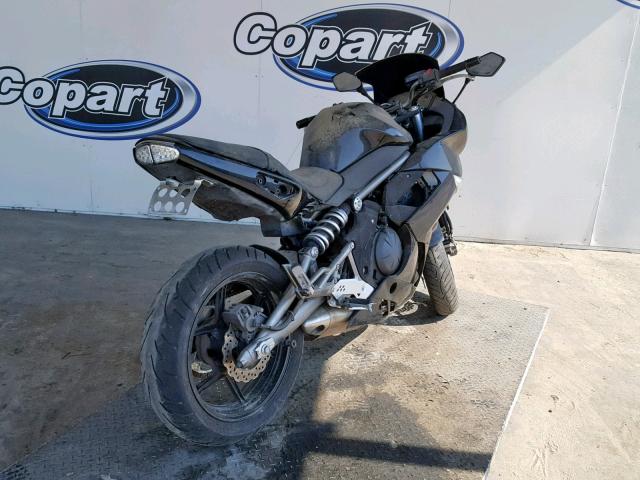 JKAEXEC149DA23819 - 2009 KAWASAKI EX650 C 黑色 照片 4