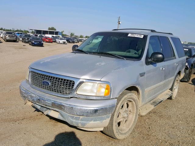 1FMRU1567YLA16040 - 2000 FORD EXPEDITION SILVER photo 2