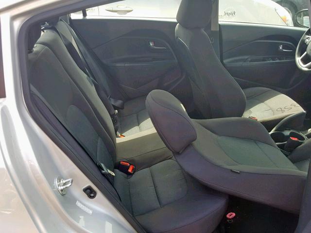 KNADM4A35H6104253 - 2017 KIA RIO LX SILVER photo 6