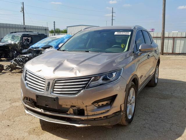 5LMCJ1C92JUL01706 - 2018 LINCOLN MKC PREMIE BEIGE photo 2