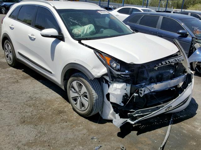 KNDCC3LC8J5128485 - 2018 KIA NIRO EX WHITE photo 1