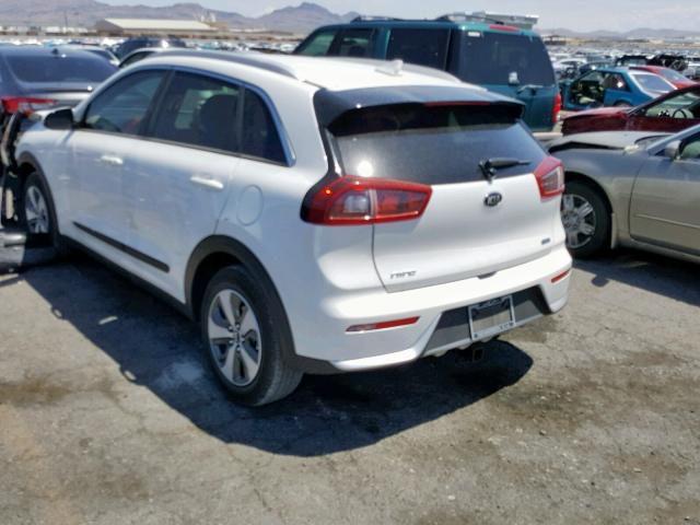 KNDCC3LC8J5128485 - 2018 KIA NIRO EX WHITE photo 3